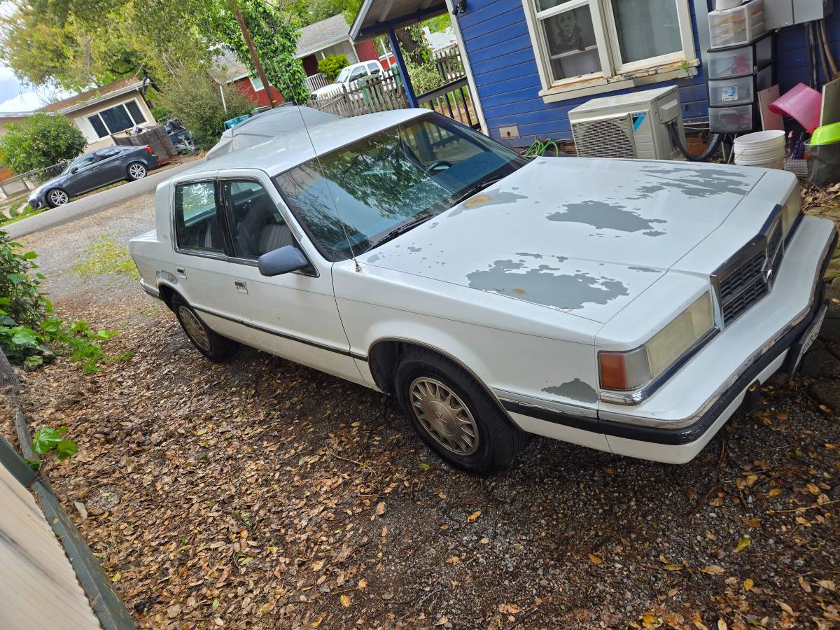 Dodge-dynasty-1990-white-10