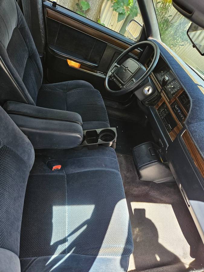 Dodge-dynasty-1990-white-14