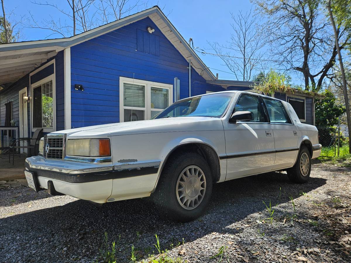 Dodge-dynasty-1990-white-15
