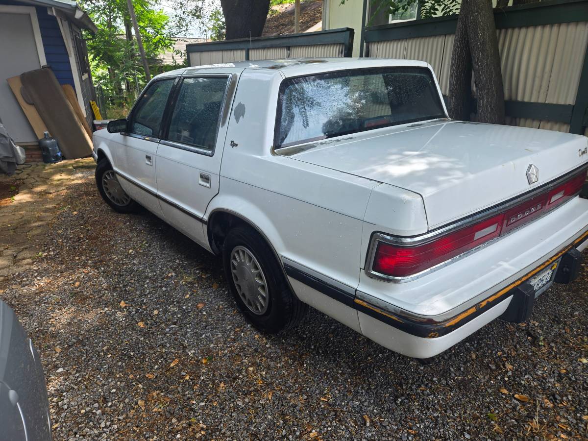 Dodge-dynasty-1990-white-3