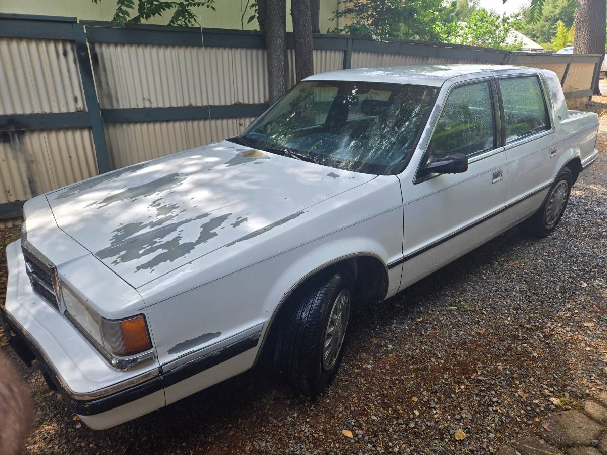 Dodge-dynasty-1990-white-9