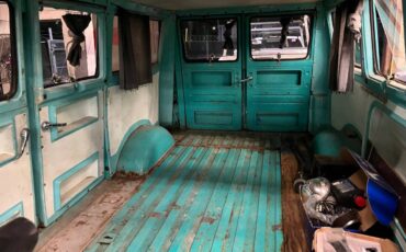 Dodge-family-wagon-1966-blue-13