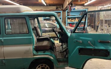 Dodge-family-wagon-1966-blue-15