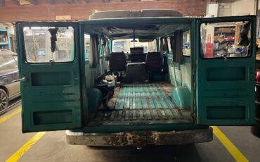 Dodge-family-wagon-1966-blue-18