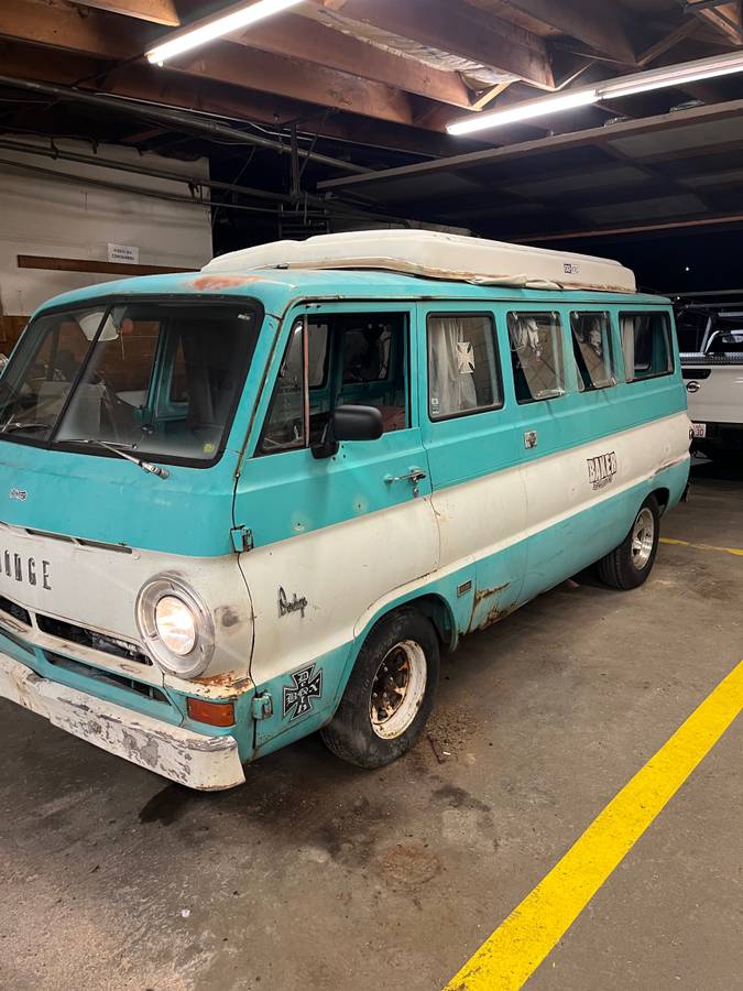 Dodge-family-wagon-1966-blue-3