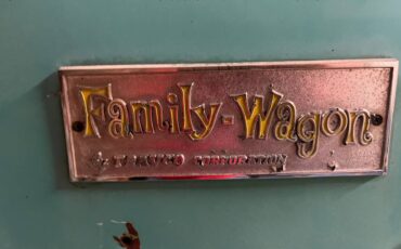 Dodge-family-wagon-1966-blue