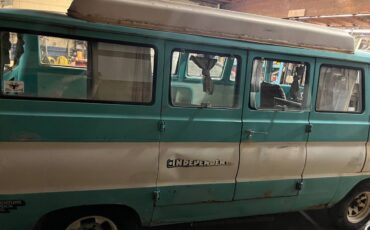 Dodge-family-wagon-1966-blue-8
