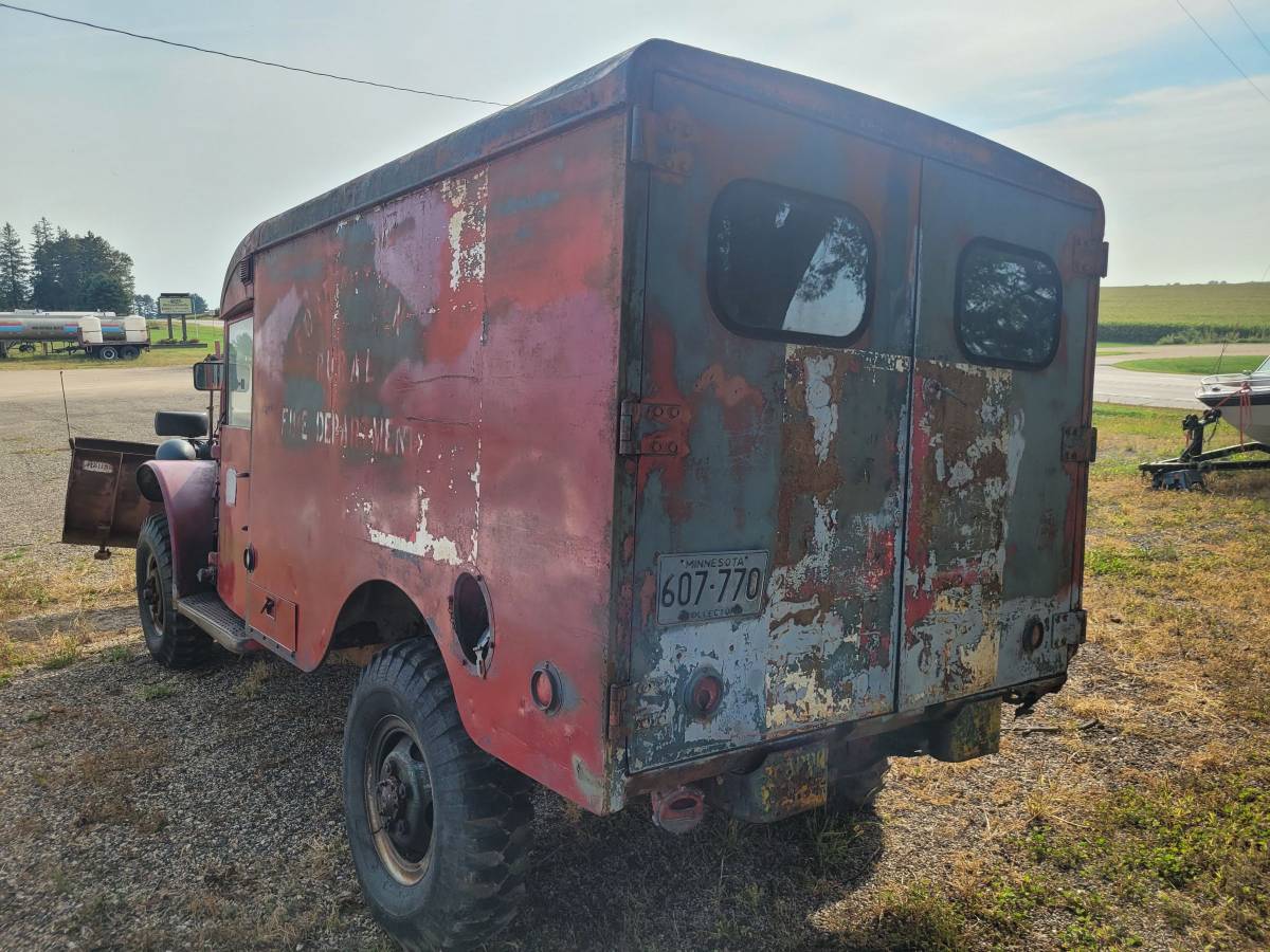 Dodge-m43-ambulance-4x4-1951-custom-6