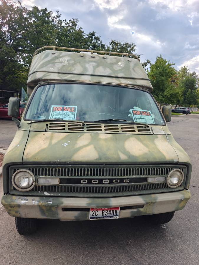 Dodge-motorhome-1972-green-1