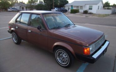 Dodge-omni-1984-2