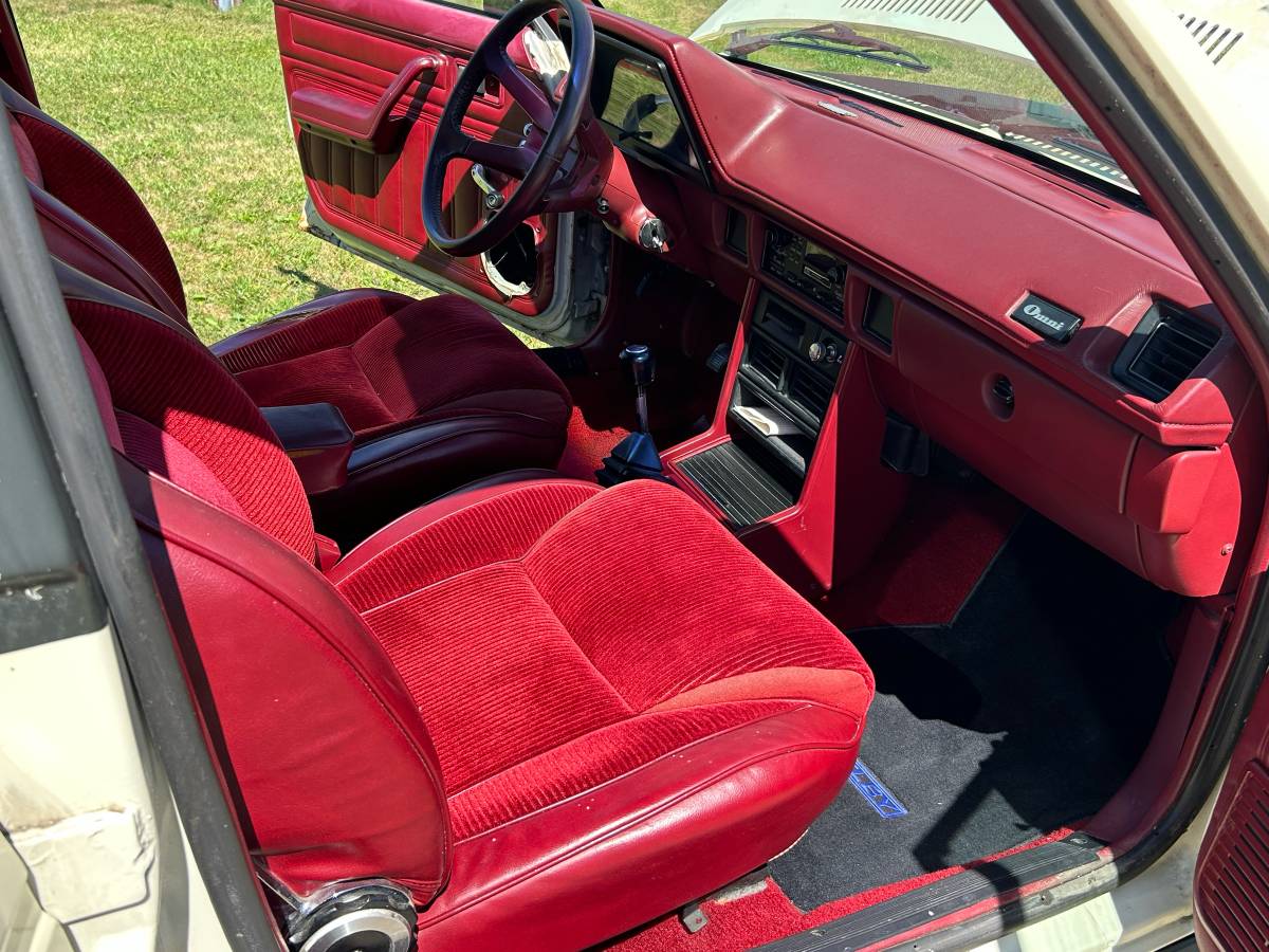 Dodge-omni-glh-1985-3