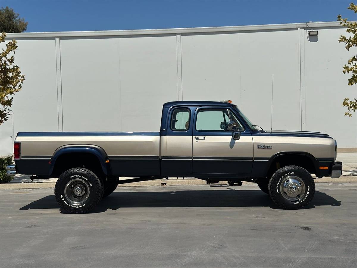 Dodge-other-pickups-w350-5.9l-4x4-12-valve-cummins-1993-blue-10