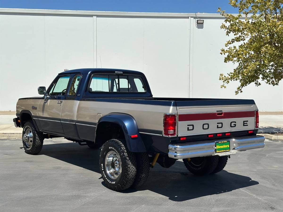 Dodge-other-pickups-w350-5.9l-4x4-12-valve-cummins-1993-blue-26