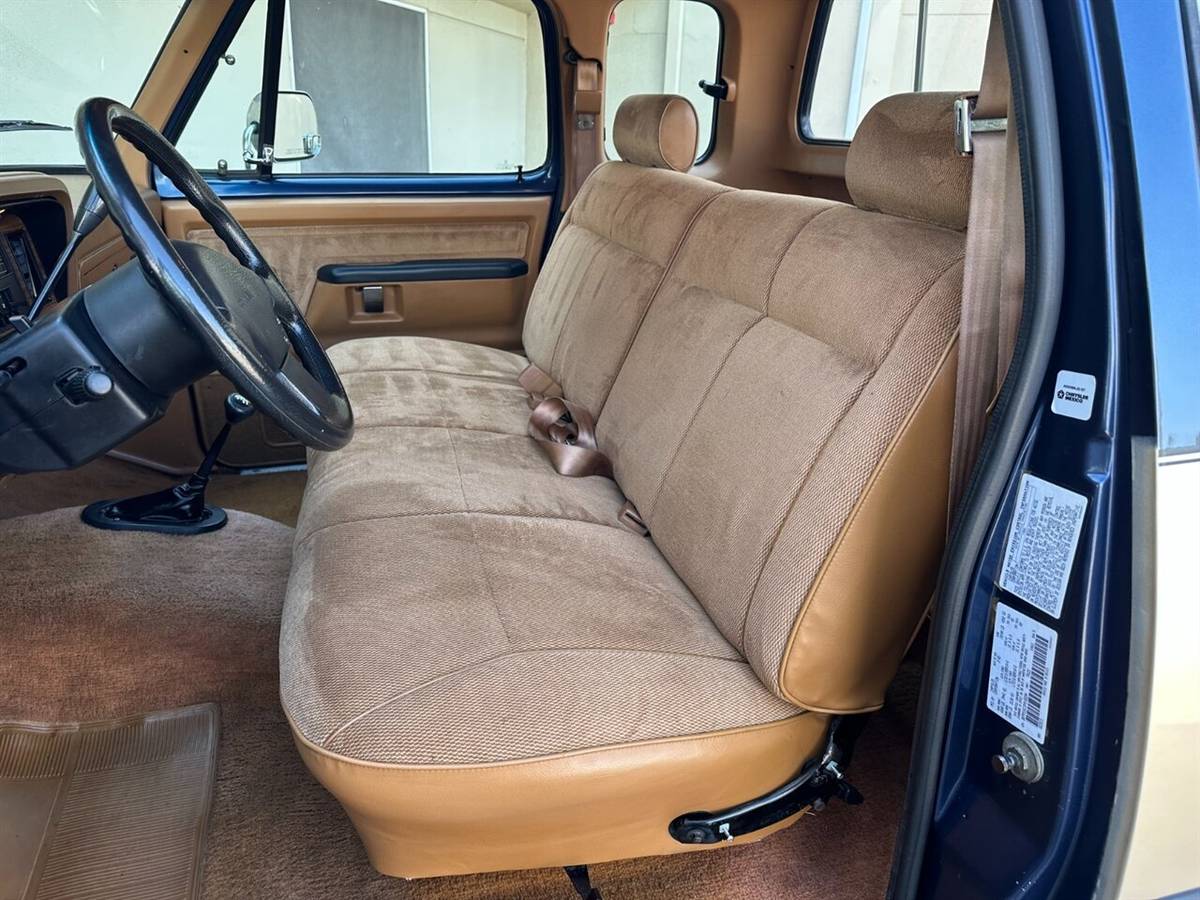 Dodge-other-pickups-w350-5.9l-4x4-12-valve-cummins-1993-blue-40