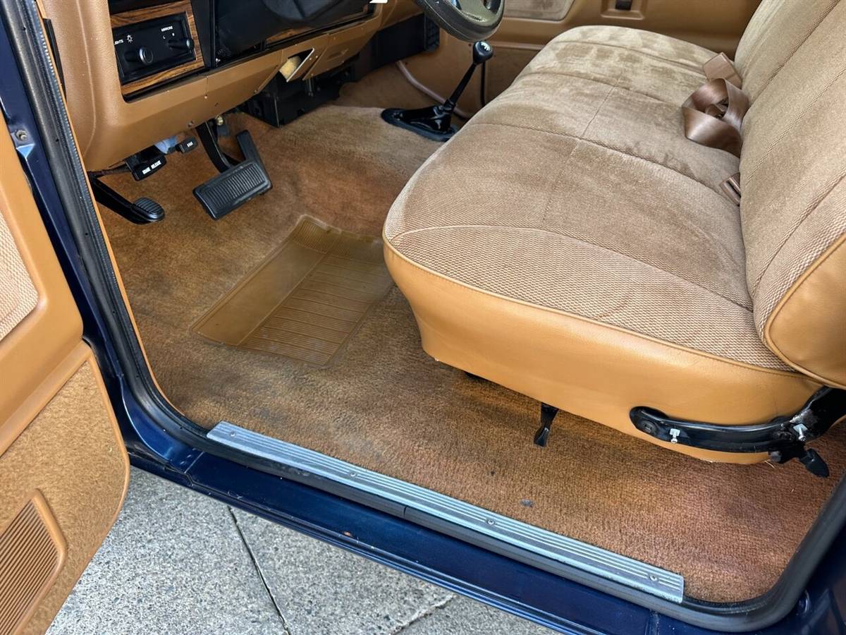 Dodge-other-pickups-w350-5.9l-4x4-12-valve-cummins-1993-blue-41