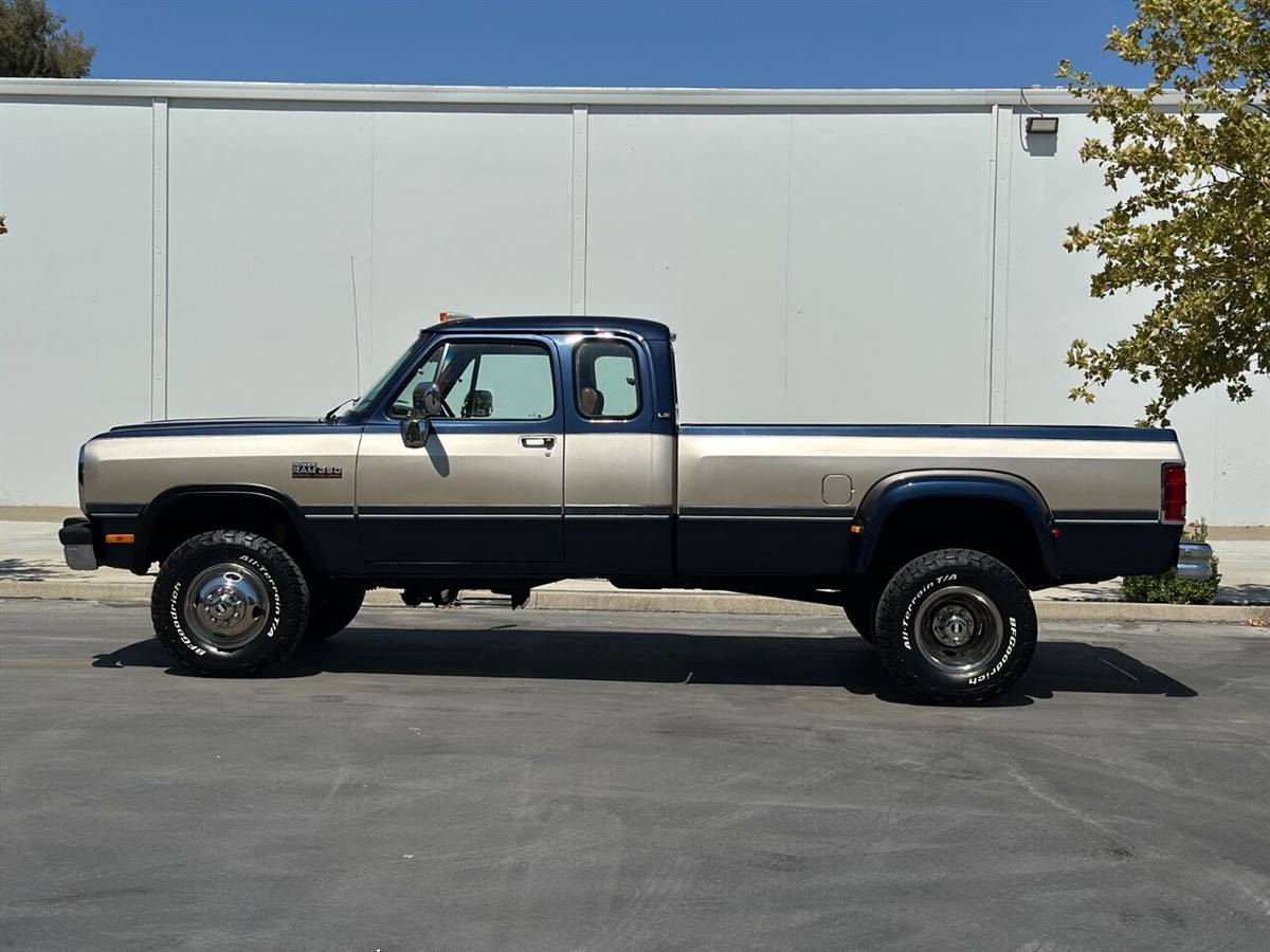 Dodge-other-pickups-w350-5.9l-4x4-12-valve-cummins-1993-blue-46