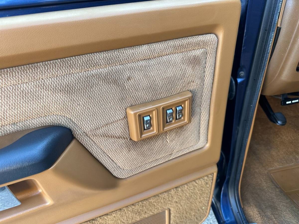 Dodge-other-pickups-w350-5.9l-4x4-12-valve-cummins-1993-blue-6