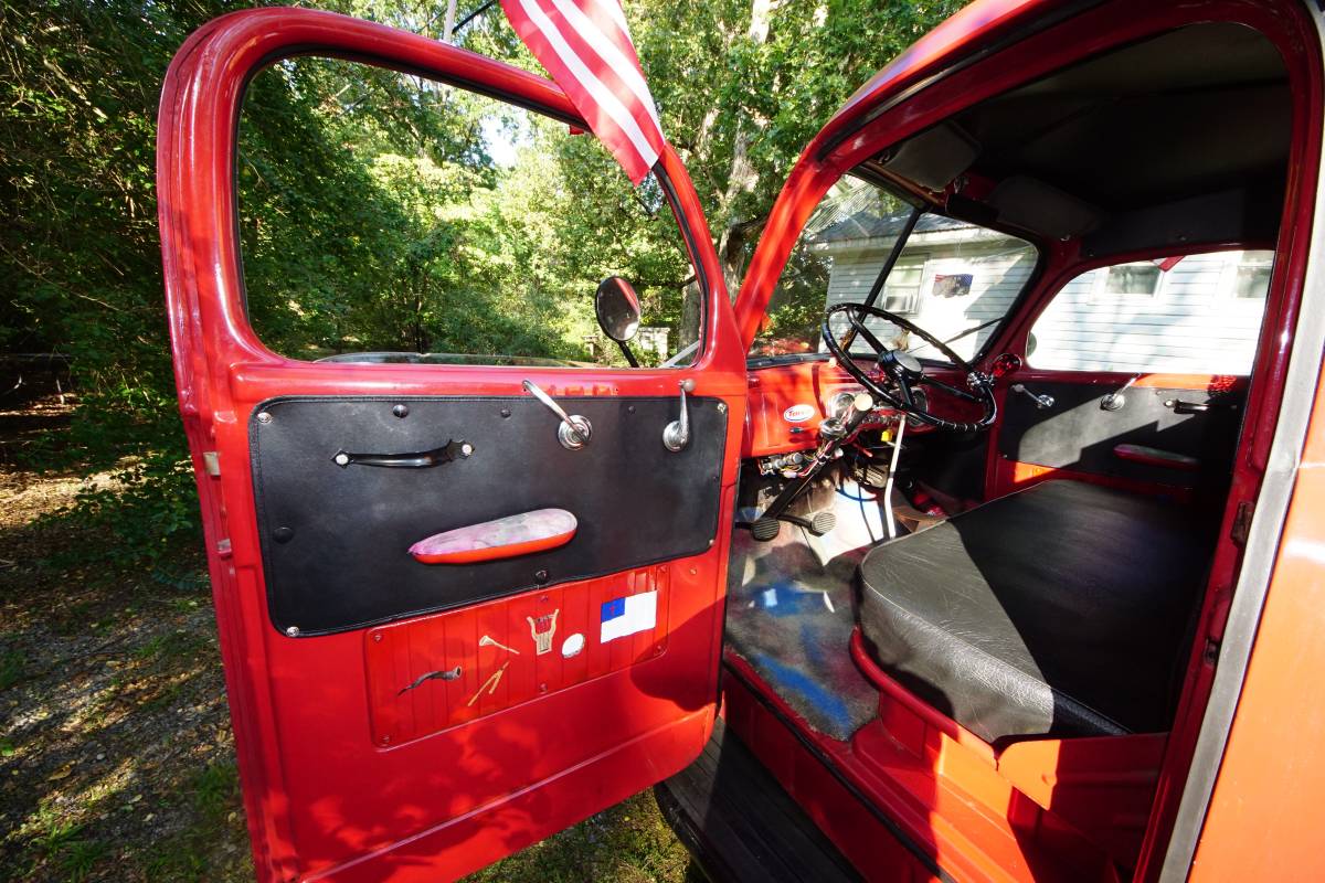 Dodge-pickup-1950-red-16