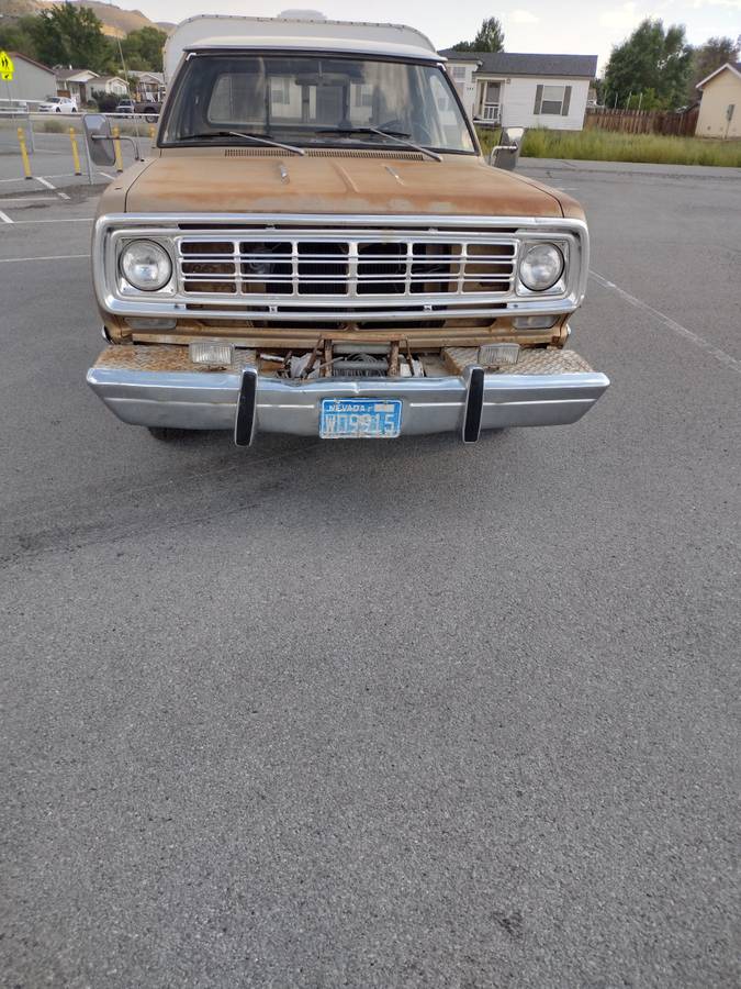 Dodge-power-wagon-1976-1