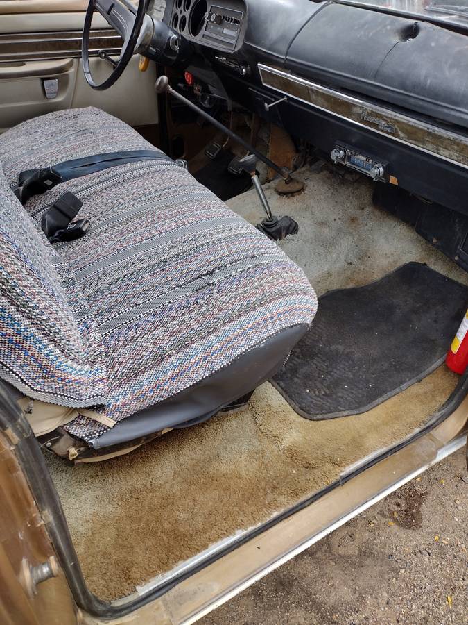 Dodge-power-wagon-1976-17
