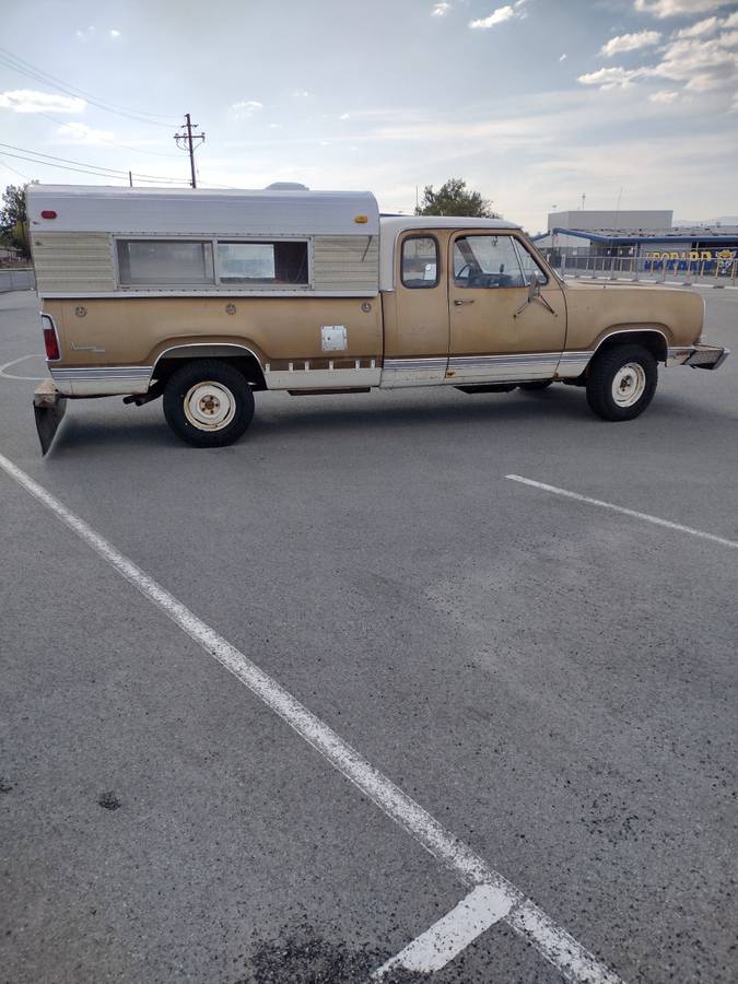 Dodge-power-wagon-1976-2