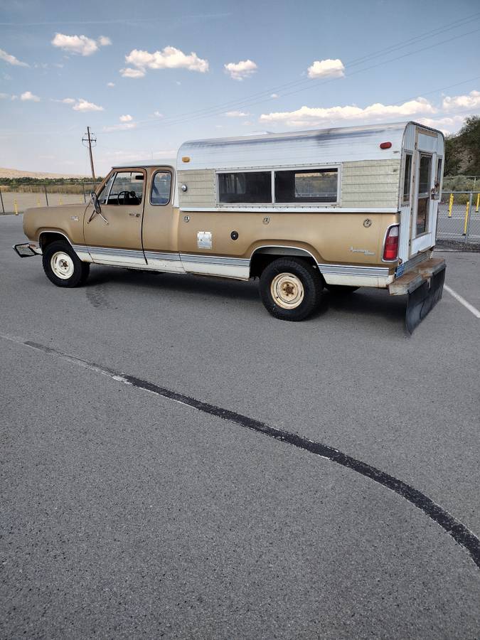 Dodge-power-wagon-1976-4