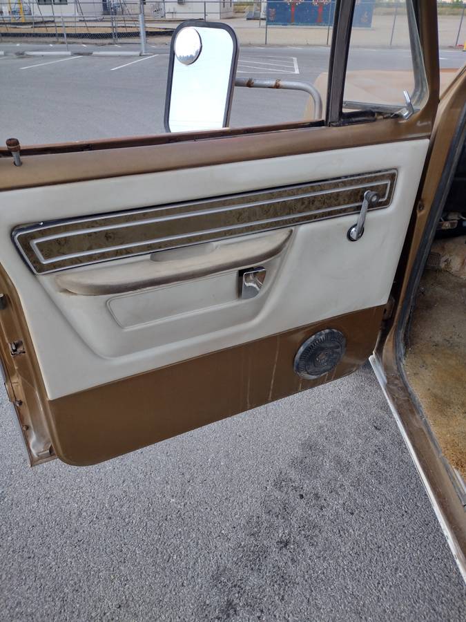 Dodge-power-wagon-1976-8