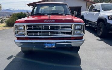 Dodge-power-wagon-1979-red-1