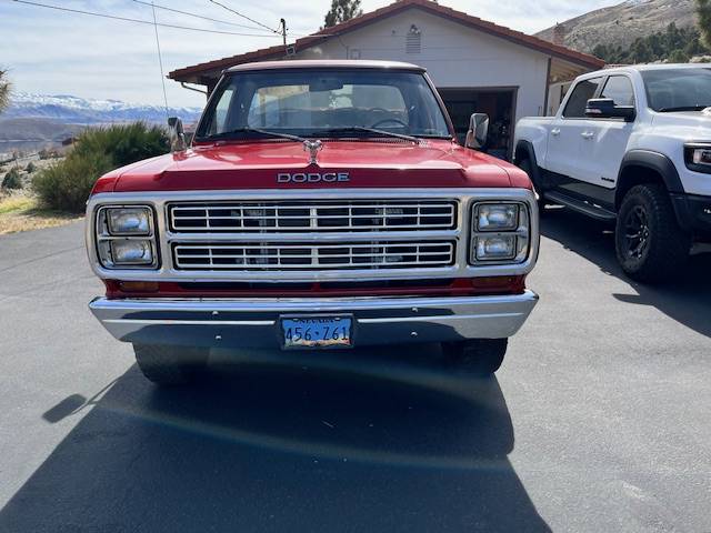 Dodge-power-wagon-1979-red-1