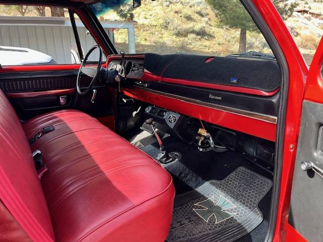 Dodge-power-wagon-1979-red-3