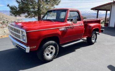 Dodge-power-wagon-1979-red