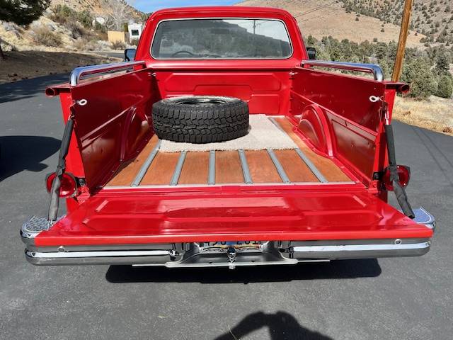 Dodge-power-wagon-1979-red-6