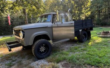 Dodge-power-wagon-diesel-1966-grey-1