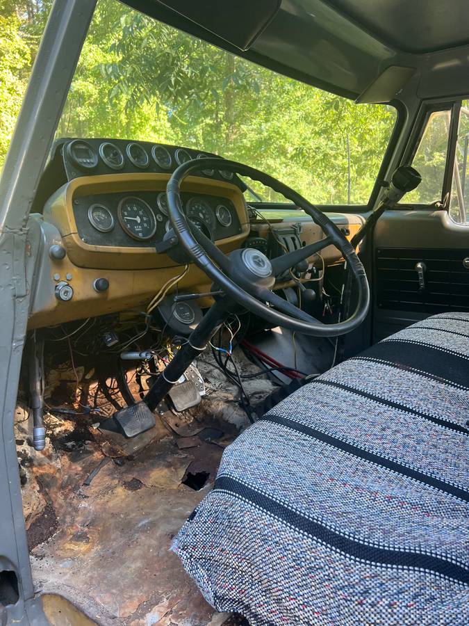 Dodge-power-wagon-diesel-1966-grey-10