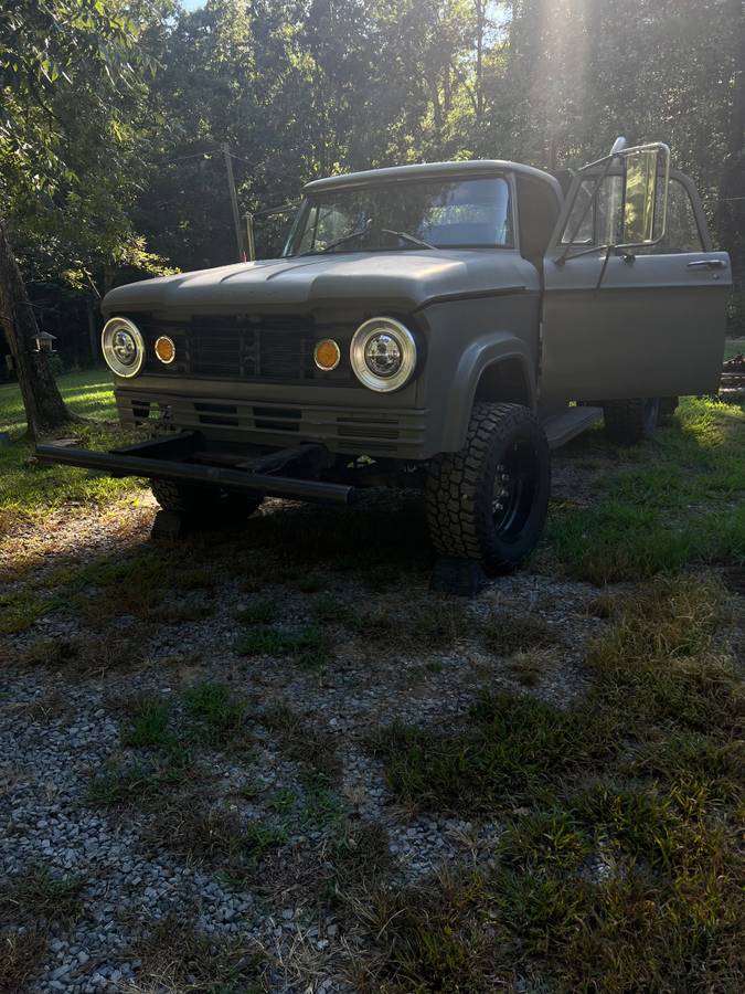Dodge-power-wagon-diesel-1966-grey-12