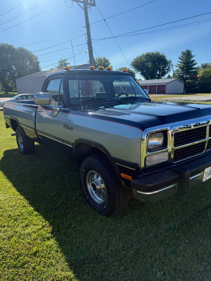 Dodge-ram-1500-1992-blue