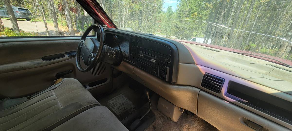 Dodge-ram-1500-1994-red-3