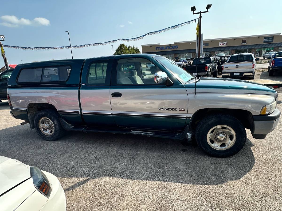 Dodge-ram-1500-1995-green-2