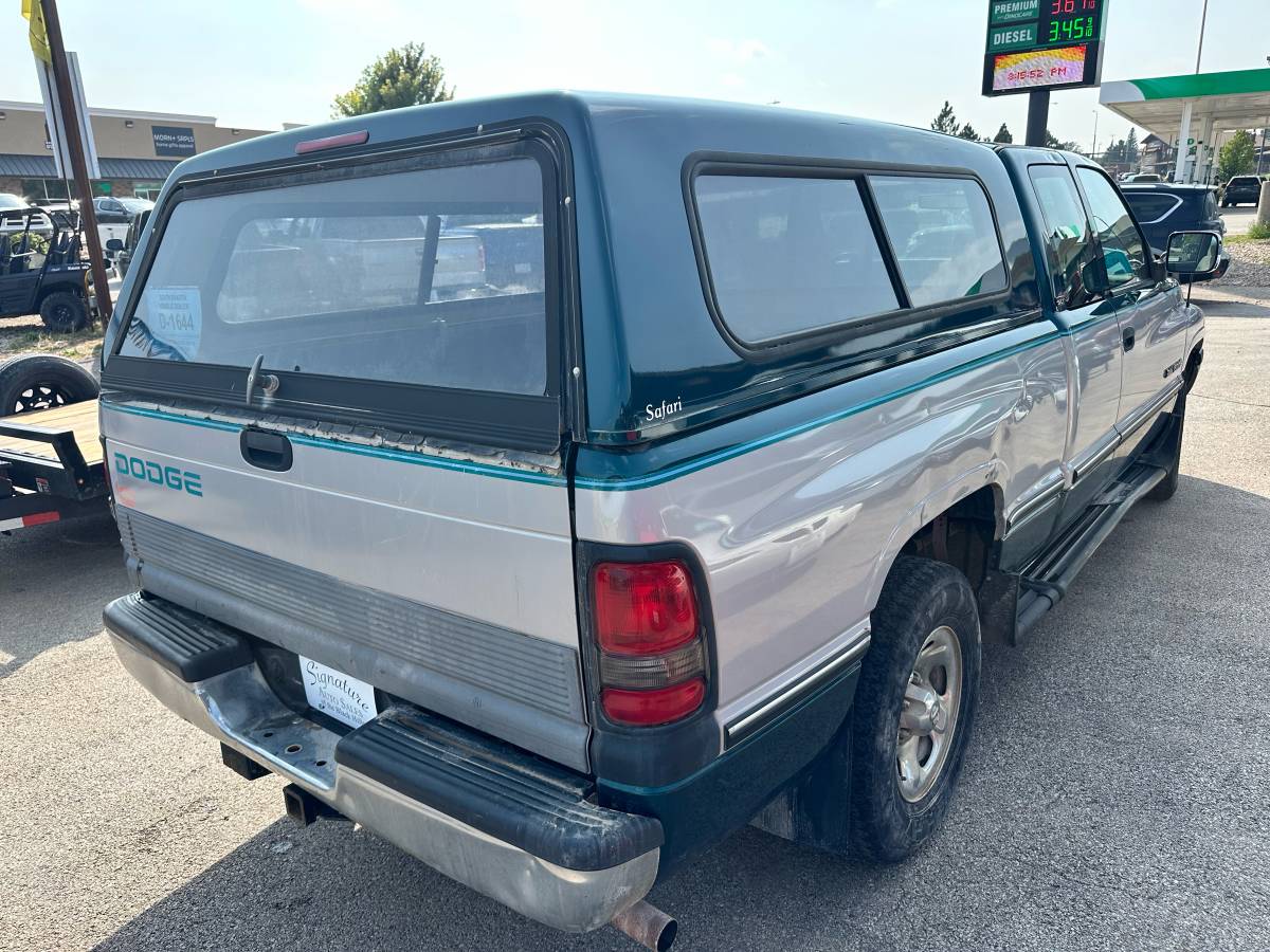 Dodge-ram-1500-1995-green-3
