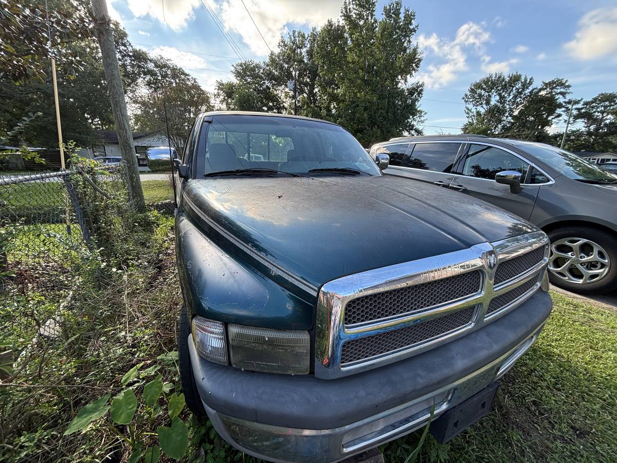 Dodge-ram-1500-1995-green-8