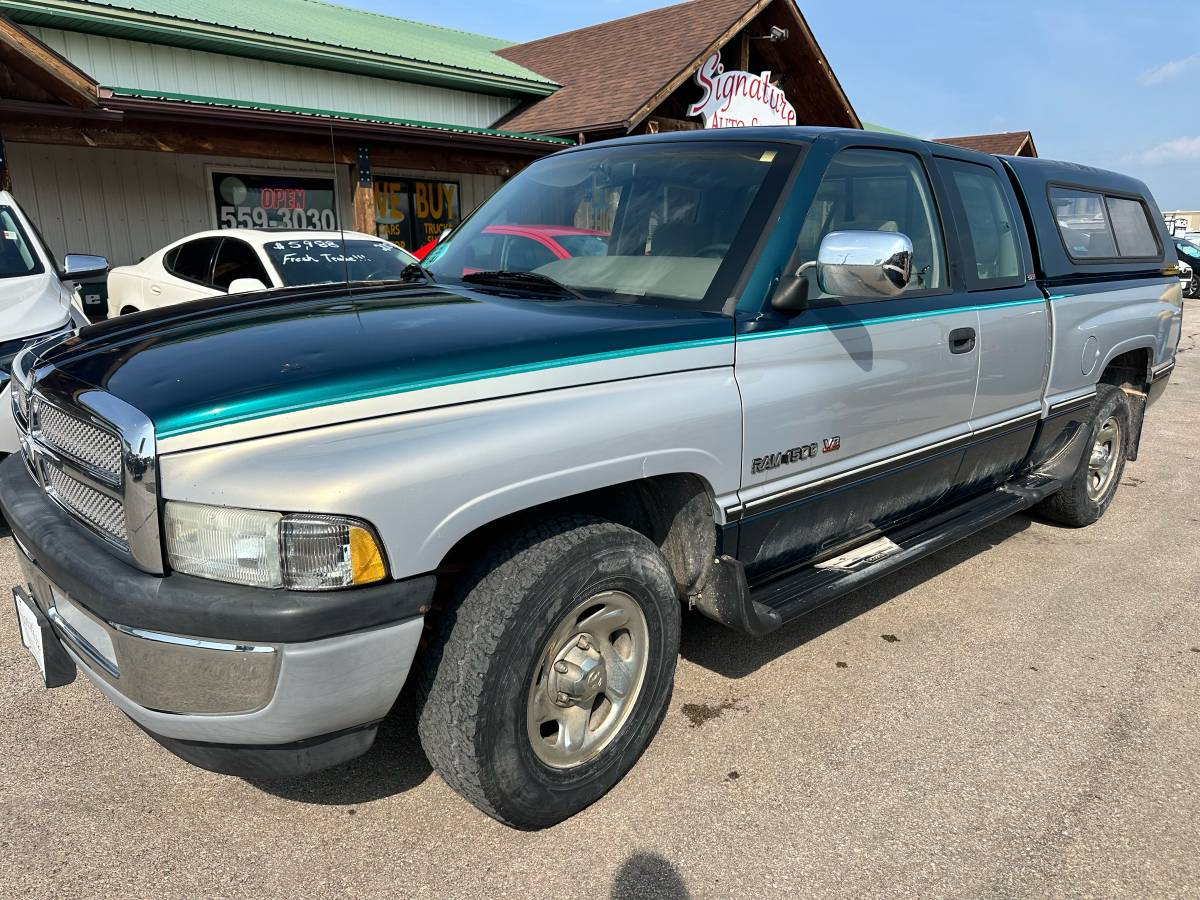 Dodge-ram-1500-1995-green