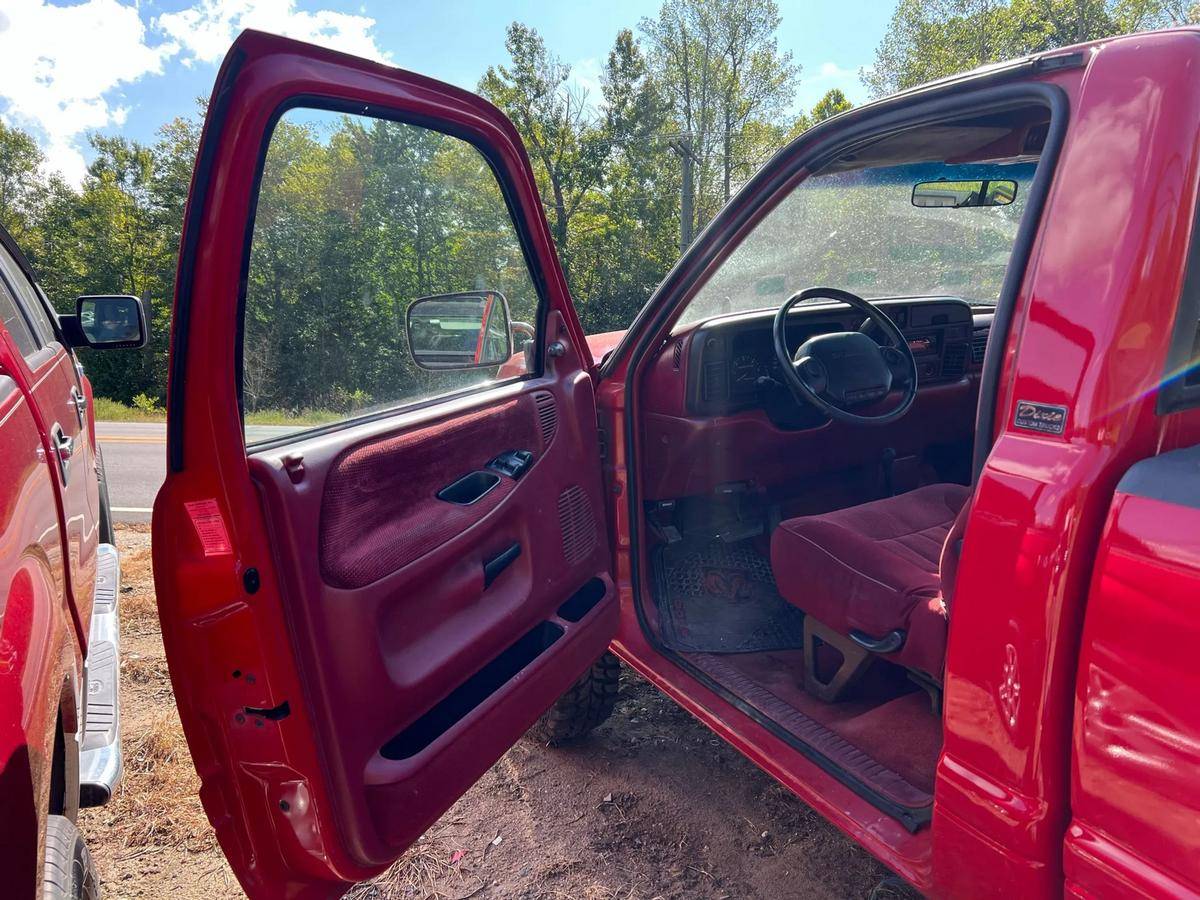 Dodge-ram-1500-pickup-4wd-1995-red-6
