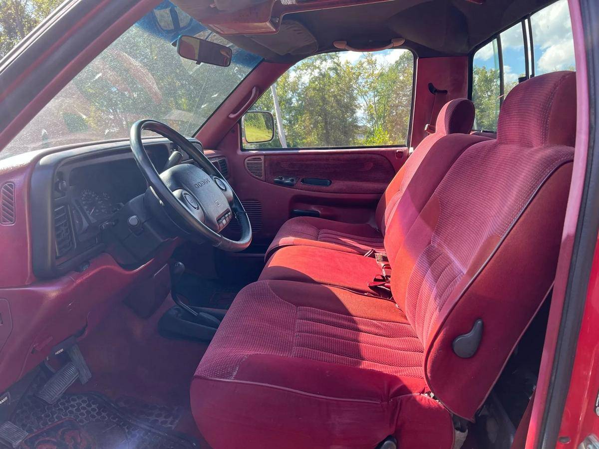 Dodge-ram-1500-pickup-4wd-1995-red-7