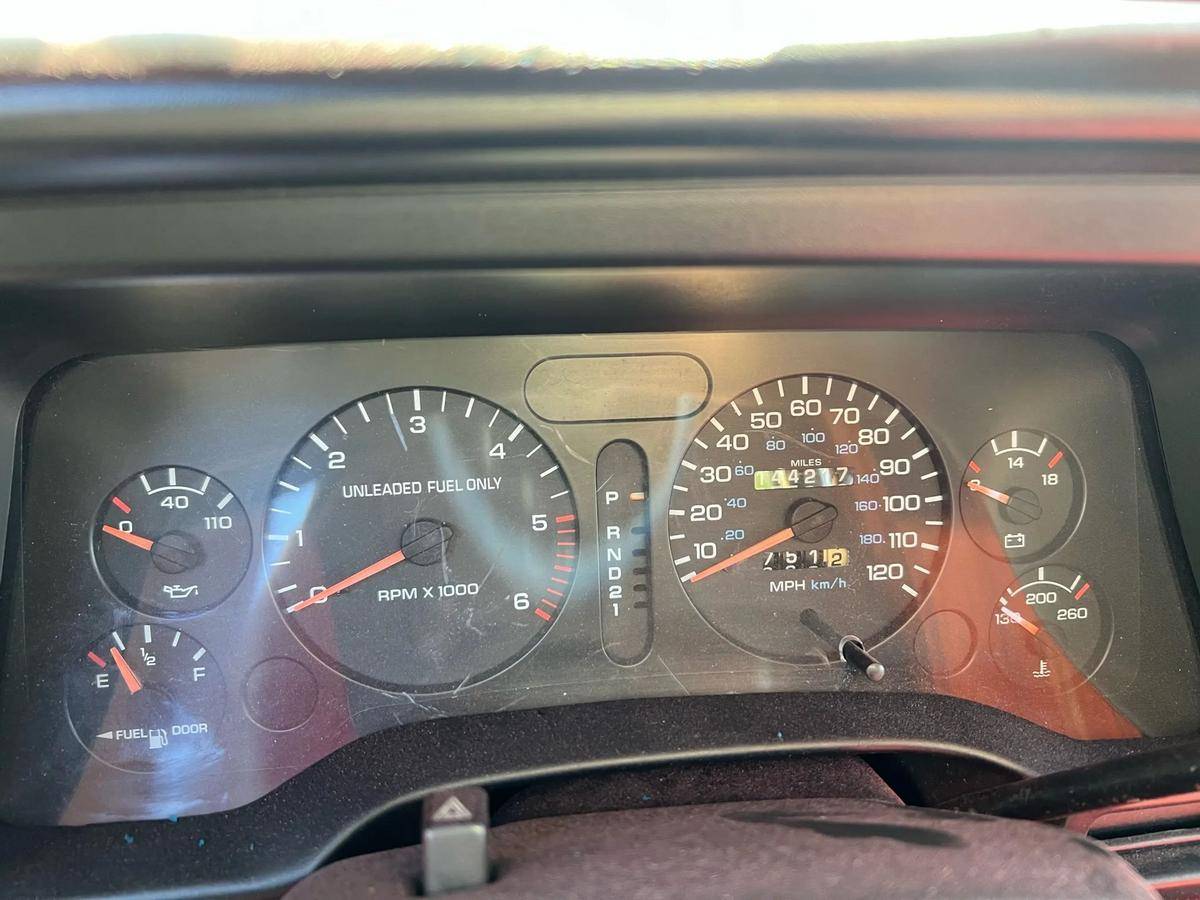 Dodge-ram-1500-pickup-4wd-1995-red-9