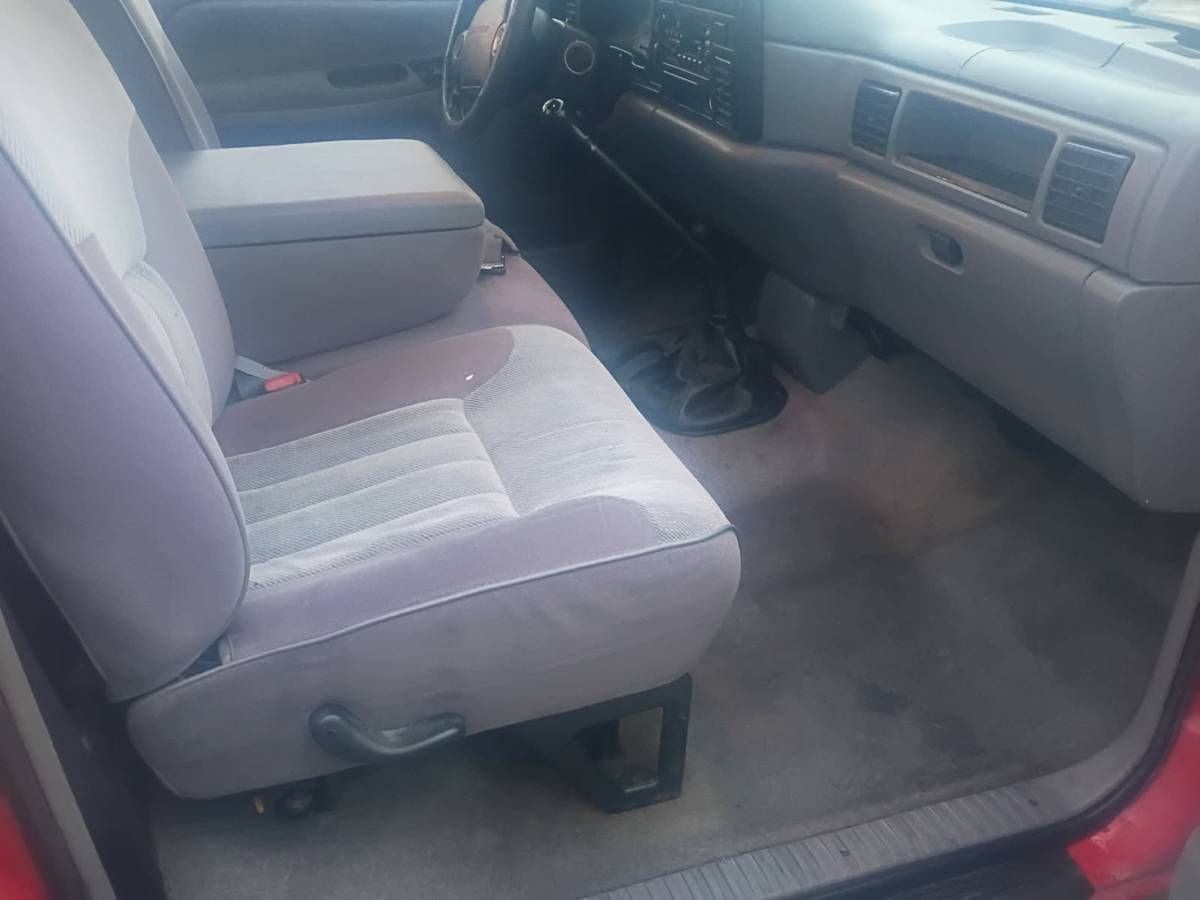 Dodge-ram-1500-quad-cab-1995-4