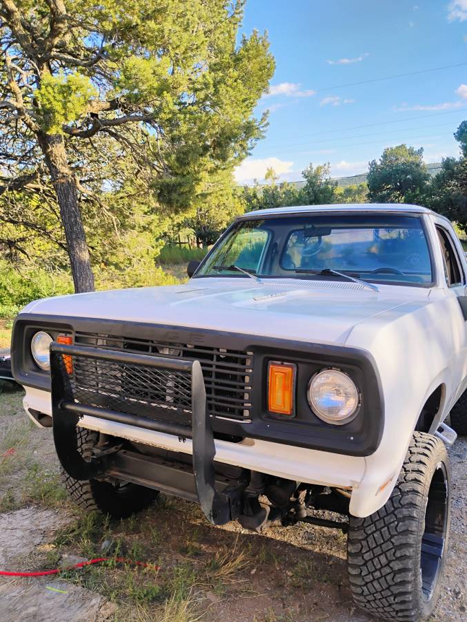 Dodge-ram-1977-white-1