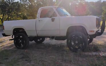 Dodge-ram-1977-white-2