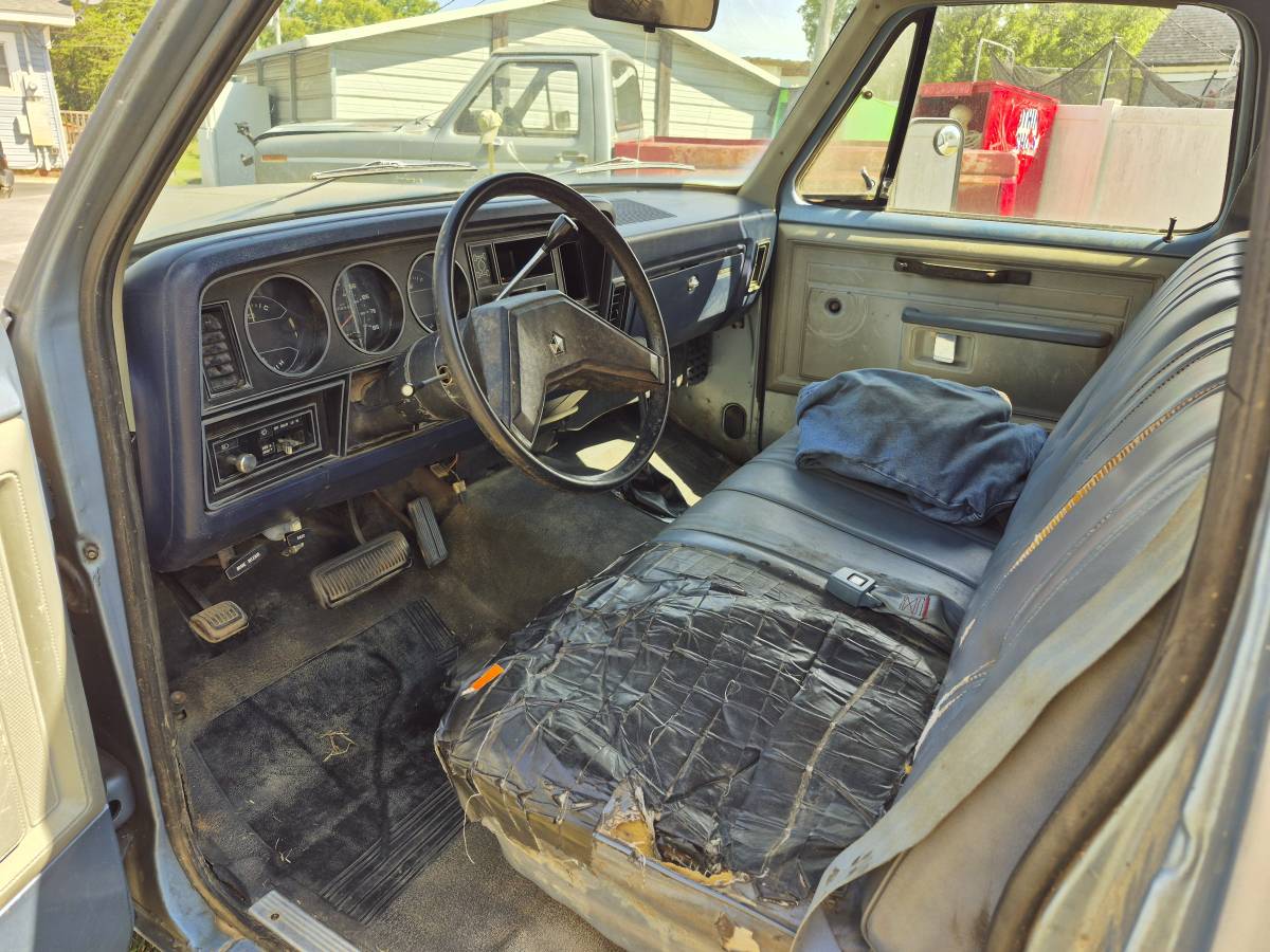 Dodge-ram-1985-grey-4