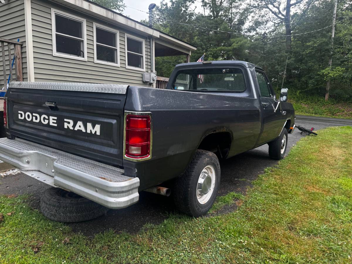Dodge-ram-1987-3
