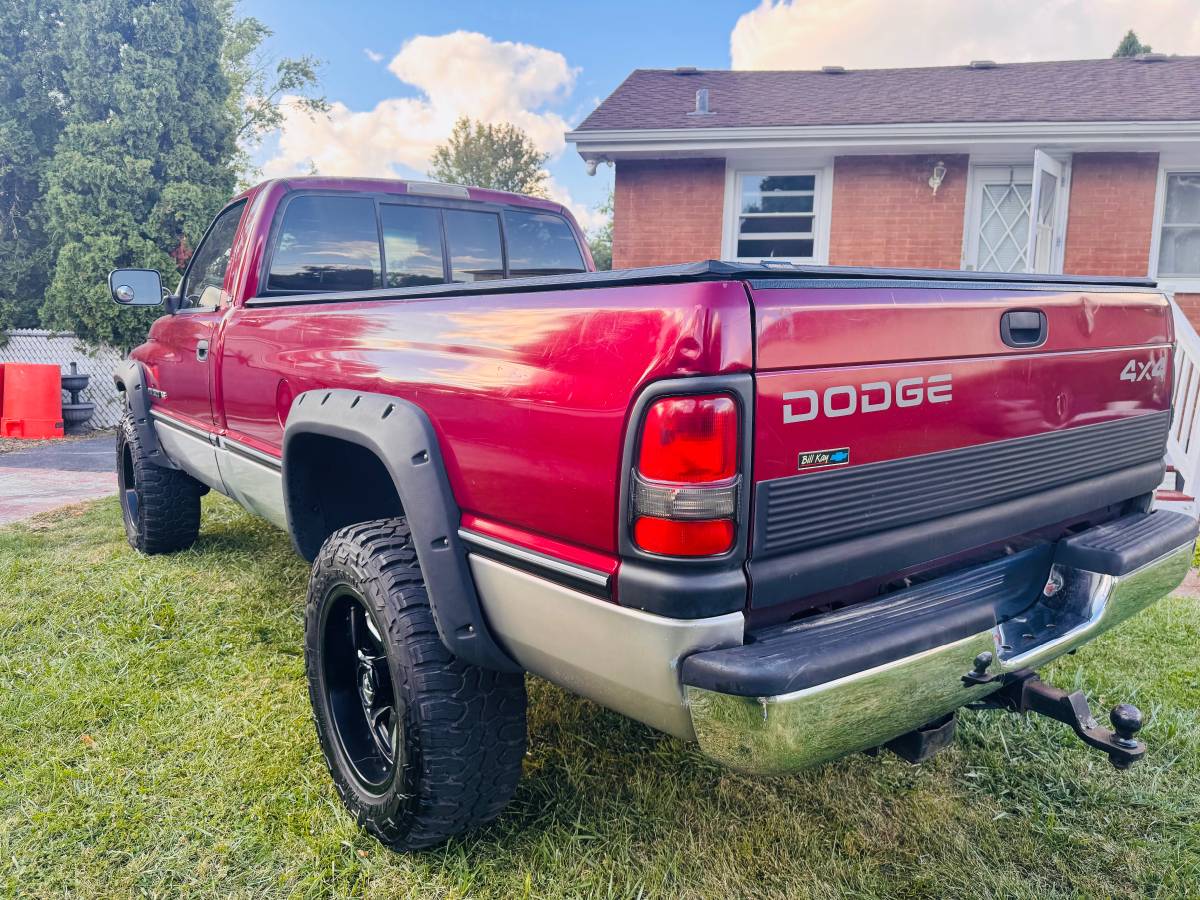 Dodge-ram-2500-1995-red-1